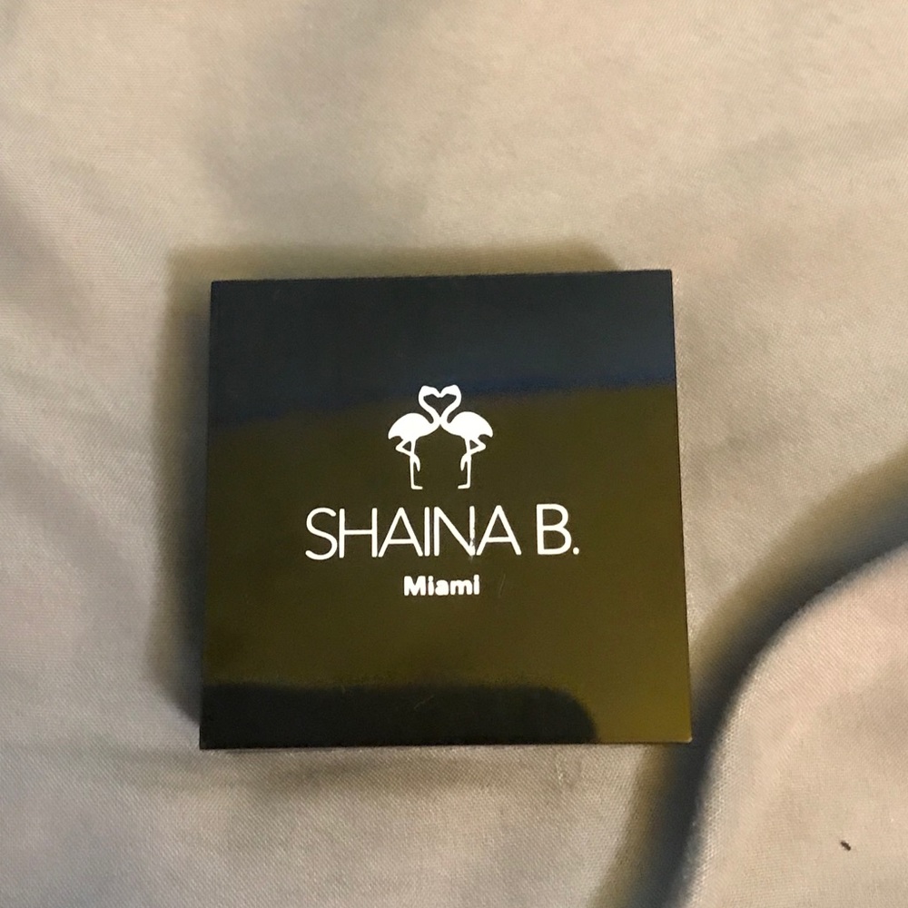 Shaina B. blush!